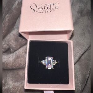 Starlette Galleria 4ct Emerald Cut Gold Ring BNIB FREE SHIPPING size 7